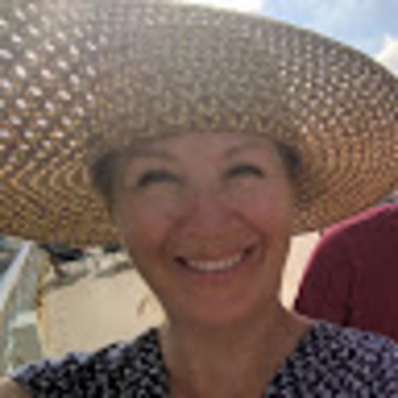 Meet your Posher, Patricia - Picture 1 of 1